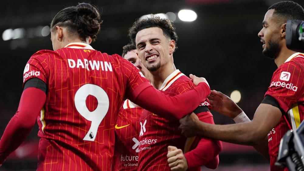 ليفربول يحسم قمة الجولة الثامنة أمام تشيلسي ويتصدر ترتيب الدوري الإنجليزي الممتاز