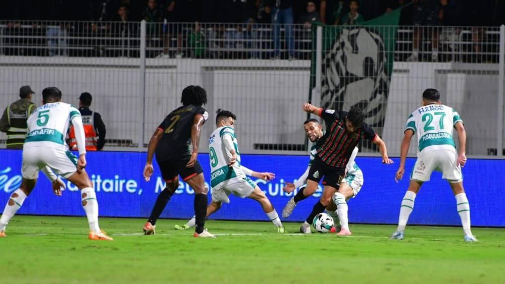 الجيش الملكي يقرر مُراسلة الجهات المُختصة احتجاجاً على التحكيم و"الإخراج التلفزي" في مباراته أمام الرجاء