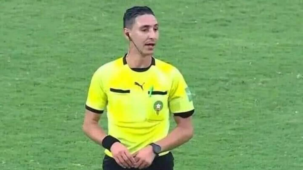 الحكم أمين المعطاوي يدير مباراة الجيش الملكي أمام ضيفه أولمبيك آسفي