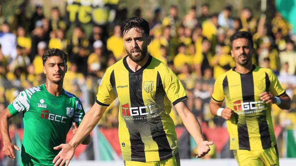 تشكيلة "الماص" أمام الرجاء.. أرينا يعتمد على شهاب في الحراسة وهرماش في الوسط ودياي في الهجوم