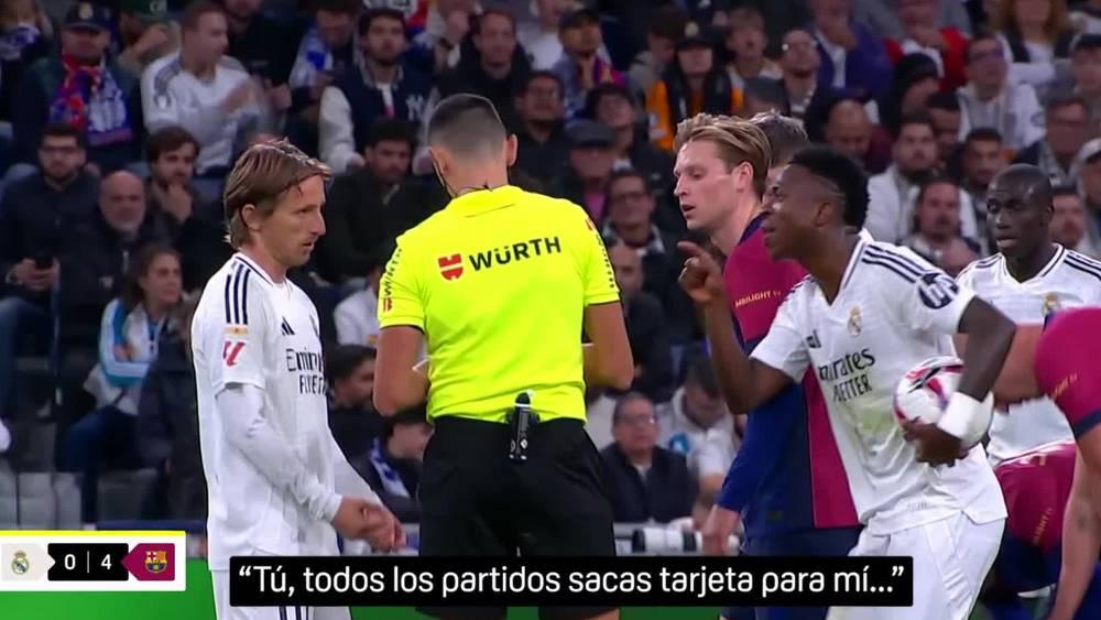 فينيسيوس لحكم الكلاسيكو: "في كل مباراة تمنحني بطاقة صفراء!"