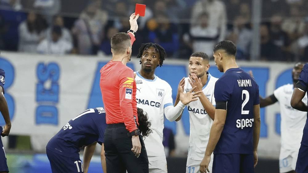 أمين حارث يتلقى البطاقة الحمراء في الدقيقة 19 بعد مشاركته كأساسي في "كلاسيكو" فرنسا