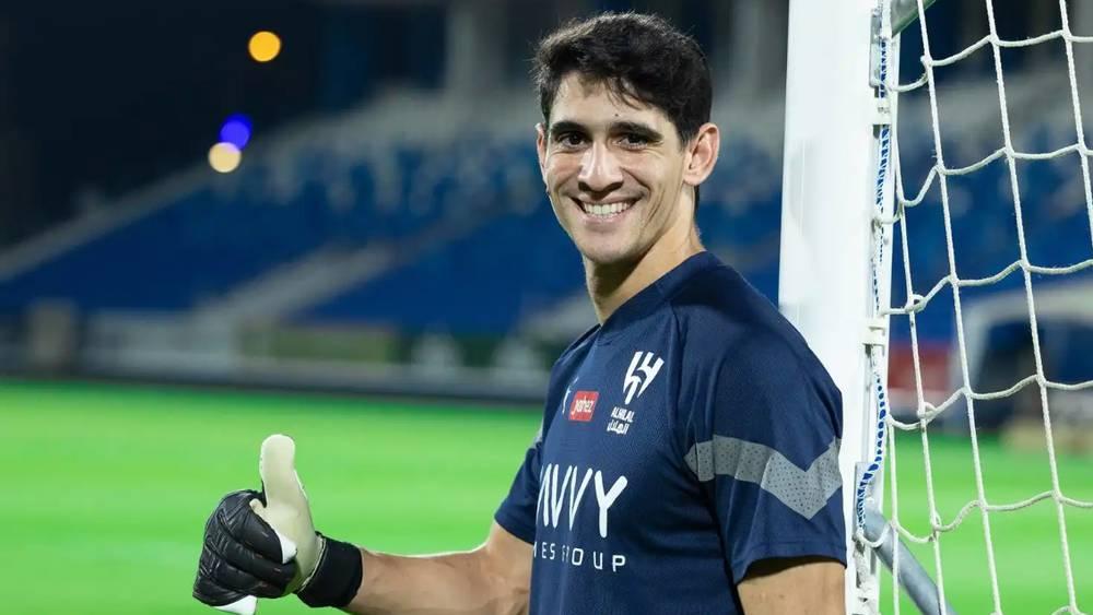 الهلال السعودي يكشف جديد الحالة الصحية لبونو قبل قمة النصر