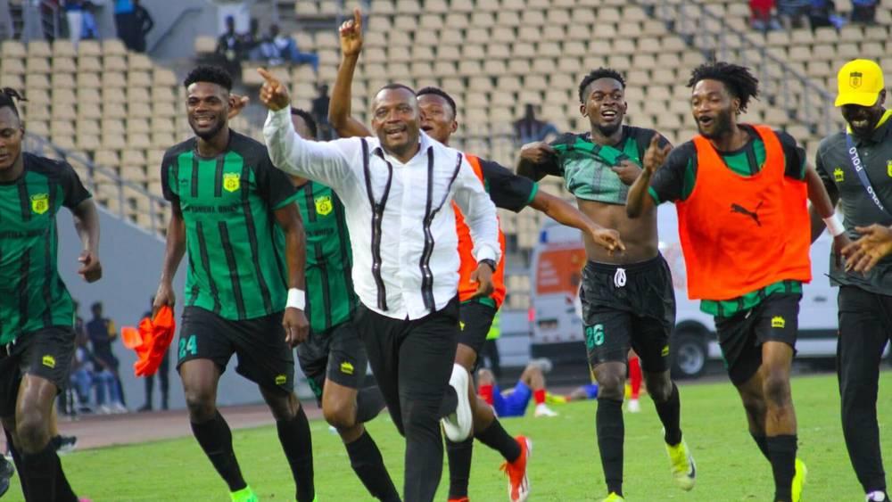 مدرب مانييما لـ"البطولة": "الرجاء والجيش ناديان عنيدان وأبطال القارة سابقا ولكن لا أحد يعلم ما سيحدث في عالم كرة القدم"