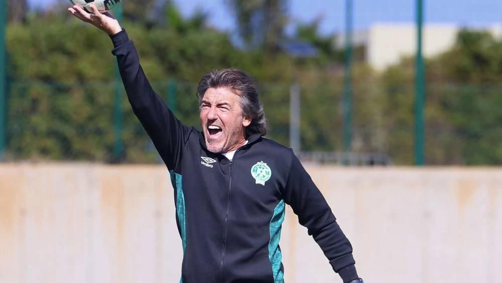 المكتب المديري للرجاء يجدد الثقة في البرتغالي سابينتو ويقرر اعتماد مساعد مدرب مغربي ضمن طاقمه التقني