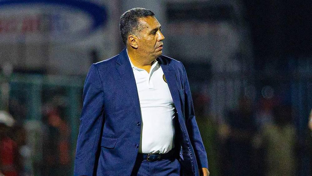 رشيد الطاوسي يتوج بجائزة "أفضل مدرب" في الدوري التنزاني خلال شهر أكتوبر الماضي