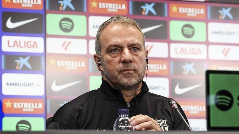 فليك: "التأخر لـ 5 دقائق يعتبر قلة احترام وتشافي أعطى الفرصة للكثير من اللاعبين الشباب"