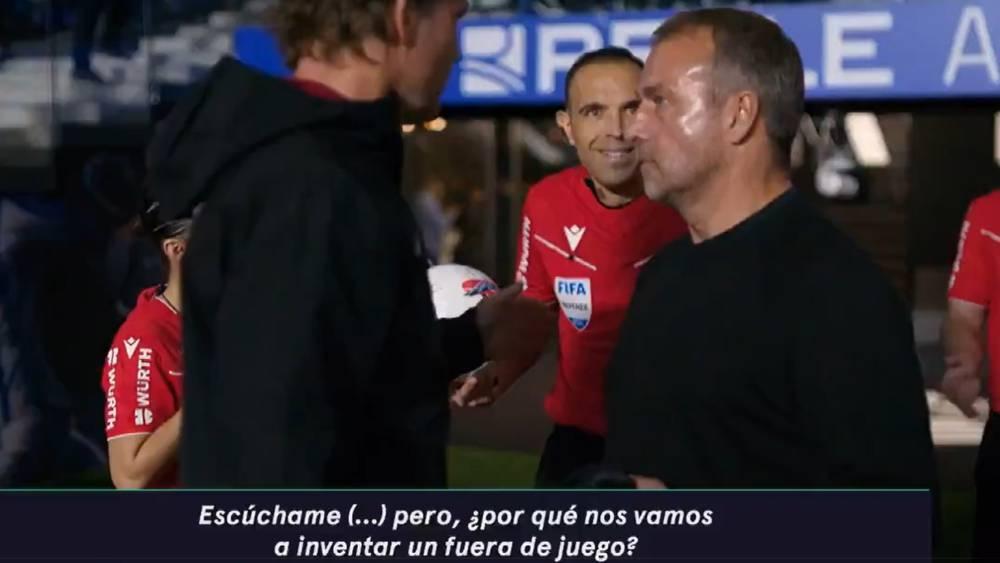 حكم المباراة لفليك: "ترى أنه لا يوجد تسلل لأن ذلك حدث ضد فريقك"