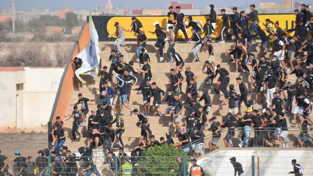 اللجنة التأديبية تقضي بخسارة شباب هوارة (0-3) ضد أمل تزنيت مع إجراء باقي مبارياته بدون جمهور بعد أحداث شغب مقابلة الفريقيْن