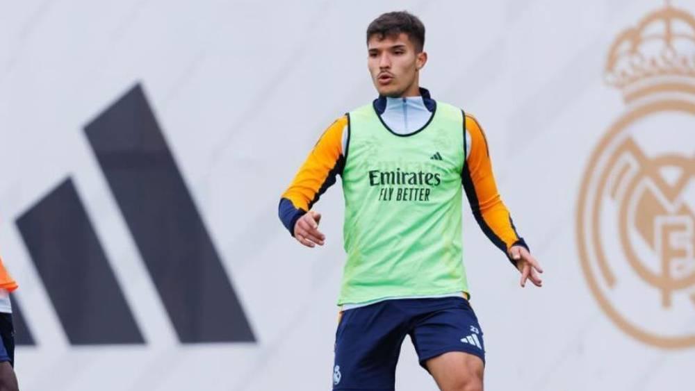 يوسف لخديم حاضر في تداريب الفريق الأول لريال مدريد