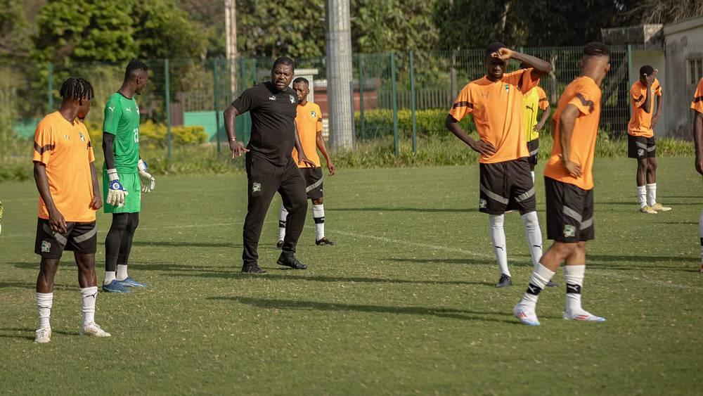 المنتخب الإيفواري المحلي يُجري آخر حصة تدريبية استعدادا لودية المنتخب المغربي لمواليد سنة 2000 فما فوق اليوم الأحد (17:00 غرينيتش +1)