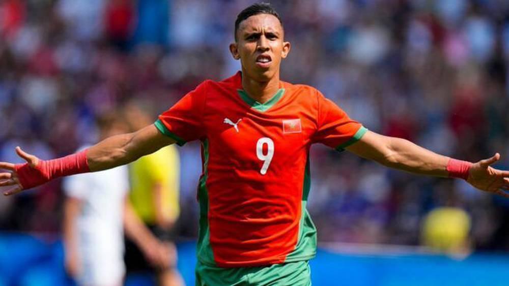 في خطوة "مفاجئة".. "الكاف" يستبعد سفيان رحيمي من قائمة المرشحين لنيل جائرة "أفضل لاعب أفريقي"