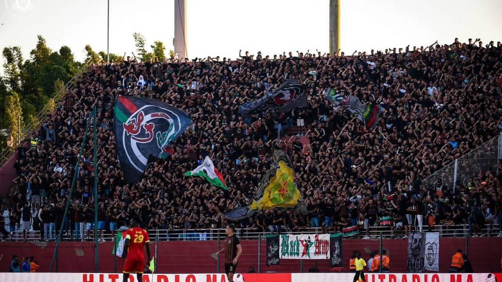 الجيش الملكي يطرح تذاكر مباراته أمام اتحاد تواركة ويحدد أثمنتها في 30 و50 درهما