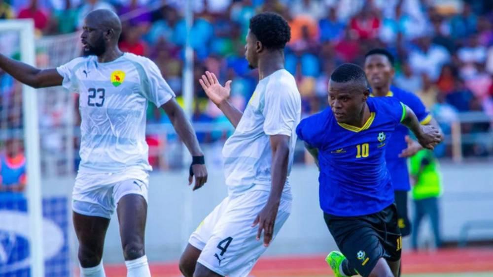 الاتحاد الغيني لكرة القدم يطالب "الكاف" باستبعاد منتخب تنزانيا من كأس أمم أفريقيا 2025 بسبب "خطأ إداري"
