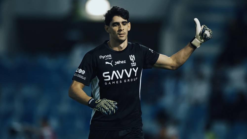 خيسوس يستدعي ياسين بونو ضمن قائمة أجانب الهلال لمواجهة السد في دوري أبطال آسيا