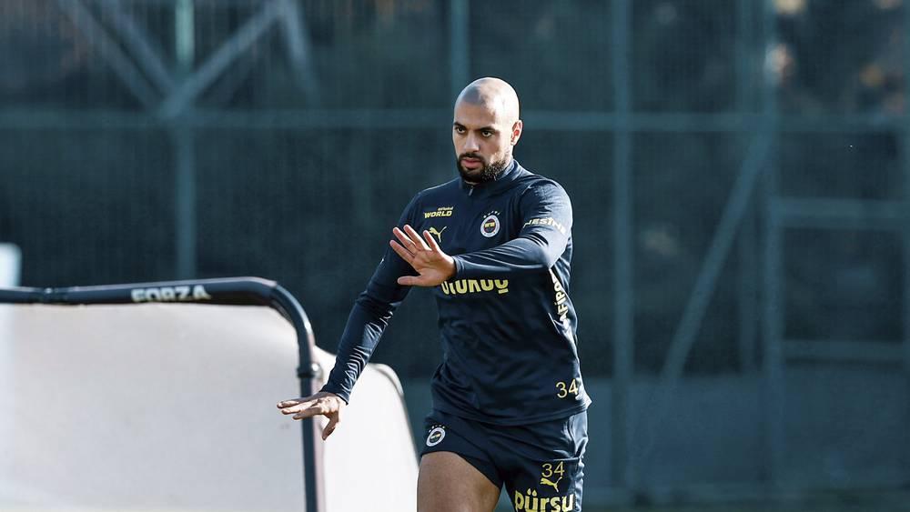 أمرابط يعود لتدريبات فنربخشة بعد تعافيه من وعكة صحية استعدادا لمواجهة غازي عنتاب