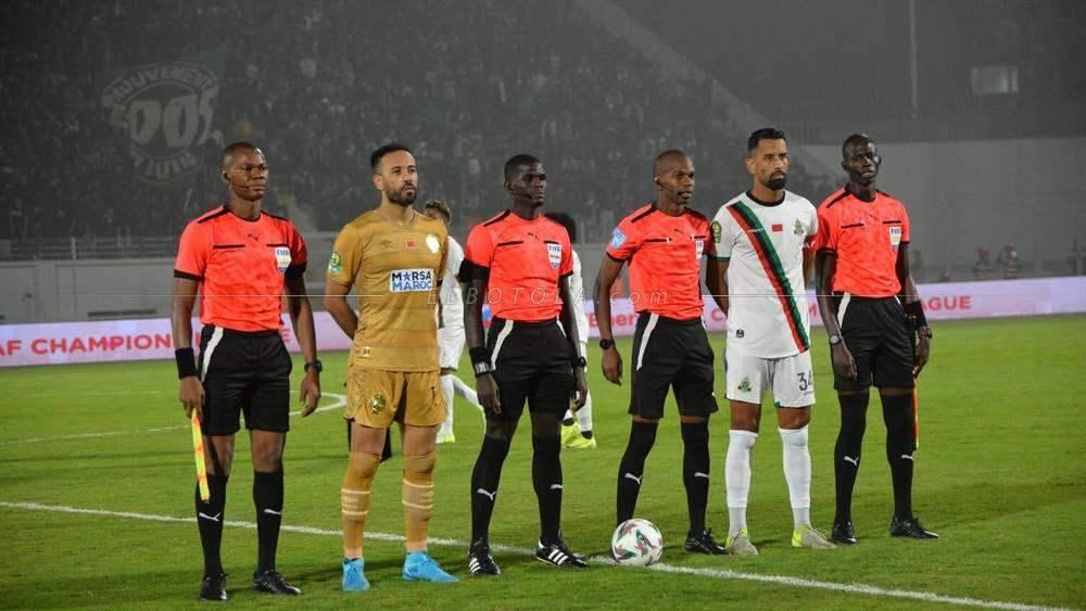 بعد قيادته لمباراة الرجاء والجيش.. تعيين السنغالي عيسى سي حكما لمواجهة نهضة بركان وستيلينبوش