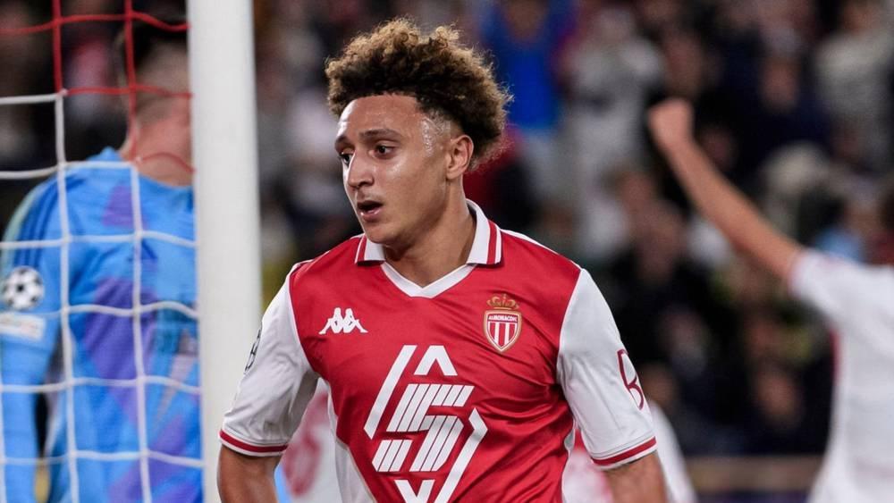 بنصغير: "حلمي الفوز بالكرة الذهبية وبكأس أفريقيا وكأس العالم مع المغرب"