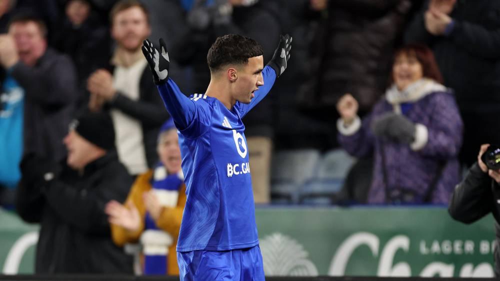 قبل خروجه مُصابا.. الخنوس يُقدم تمريرة حاسمة ويُسجل هدفا في فوز ليستر سيتي على وست هام (3-1)  في الدوري الإنجليزي