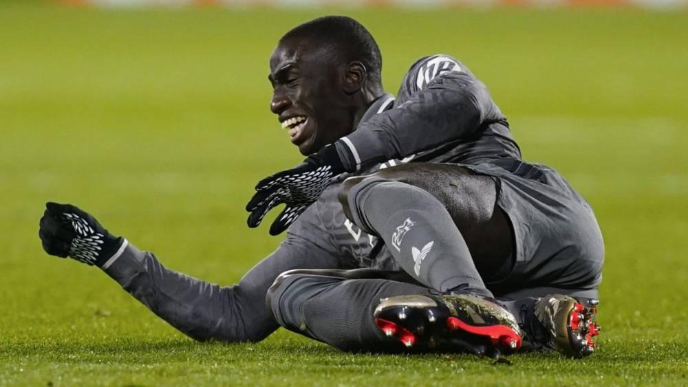 ريال مدريد يخسر جهود ميندي لـ3 أسابيع.. اللاعب يغيب عن مباريات مهمة أبرزها نهائي "كأس الإنتركونتيننتال"