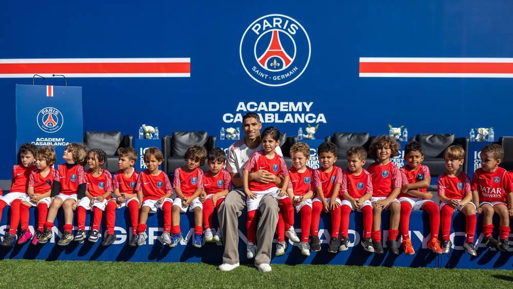 حكيمي: "الهدف من الشراكة بين مؤسستي وأكاديمية سان جيرمان بالمملكة هو مساعدة الشباب المغاربة وتوفير الظروف المُلائمة للعب"