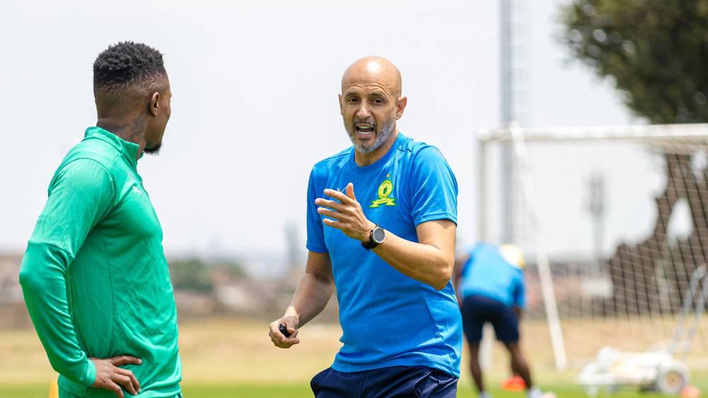 كاردوزو (مدرب سان داونز): "سعيد جدا بالفوز على الرجاء وأشعر بتعب شديد لأن المباراة كانت صعبة"