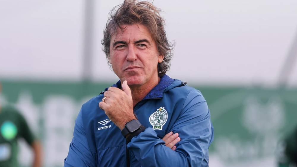 المكتب المديري للرجاء الرياضي يتجه لإقالة المدرب سابينتو من مهامه