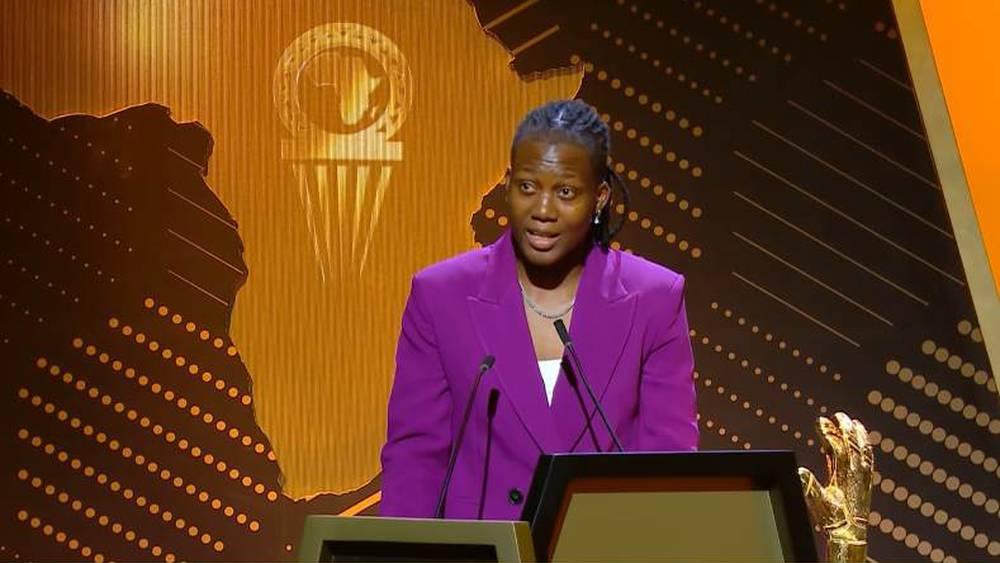 جوائز الكاف/ تتويج النيجيرية تشياماكا ننادوزي بجائزة أفضل حارسة مرمى في أفريقيا لعام 2024