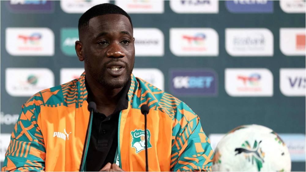 جوائز الكاف/ إميرس فايي يتوج بجائزة أفضل مدرب في أفريقيا لعام 2024