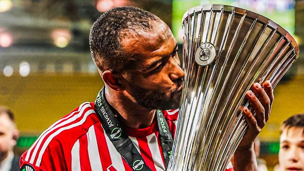 الكعبي: "اشتغلت بجد وكنت أستحق التواجد ضمن قائمة المرشحين للكرة الذهبية الأفريقية"