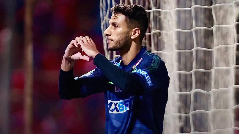 بوزوق يودع لاعبي الرجاء صباح اليوم بعد فسخ عقده مع النادي