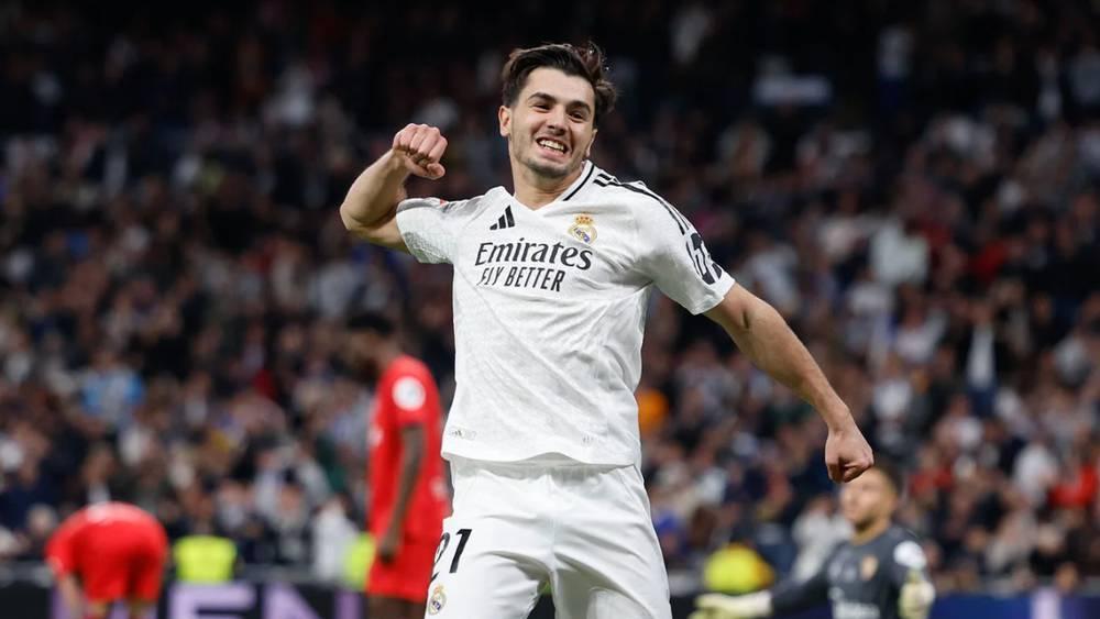 "ريليفو"/ من بينها سان جيرمان.. أندية أوروبية كبرى حاولت التعاقد مع دياز الصيف الماضي واللاعب يريد الاستمرار مع الريال