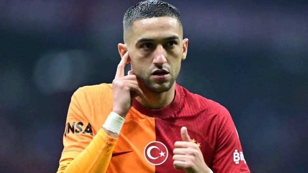 زياش يطالب إدارة غلطة سراي بمستحقاته حتى نهاية الموسم قبل فسخ عقده مع الفريق