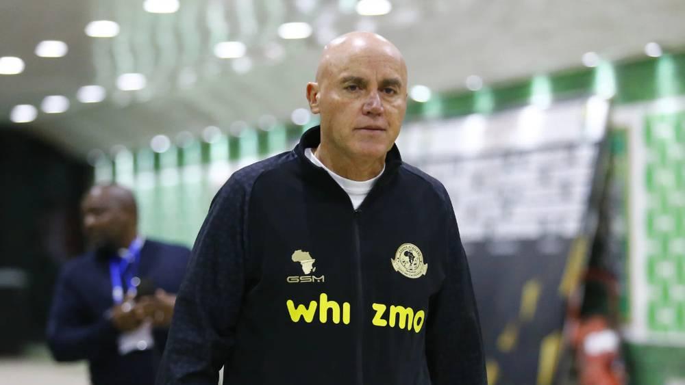 مكتب الرجاء يخلف موعد لقائه مع المدرب غاموندي