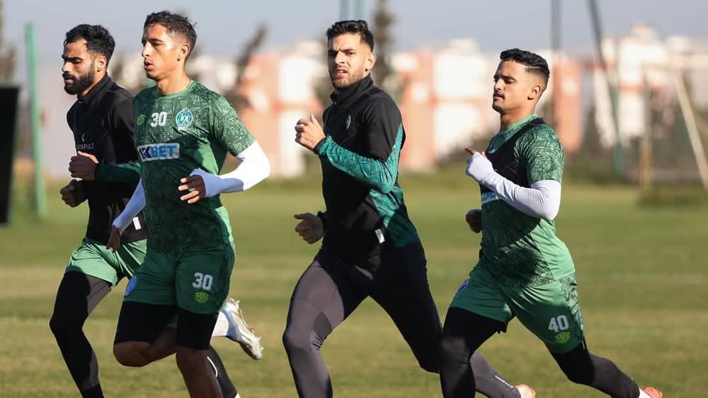 أعضاء من مكتب الرجاء يزورون معسكر الفريق ببنسليمان لتحفيز اللاعبين قبل مواجهة سان داونز