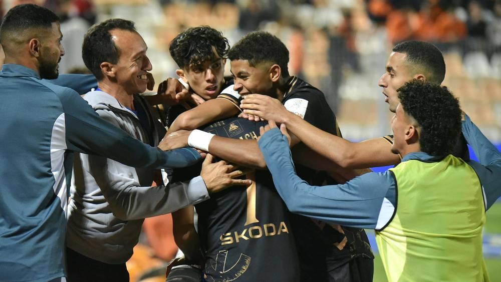 البطولة الاحترافية/ حسنية أكادير يعود إلى سكة الانتصارات عقب فوزه على ضيفه شباب السوالم (3-1)