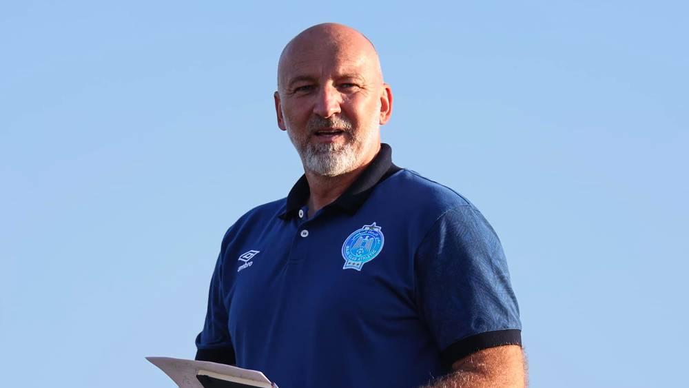 زفيكو لـ"البطولة": "لجأت للفيفا لاستخلاص مستحقاتي المالية من الرجاء بعد تجاوز المهلة المتفق عليها وعدم توصلنا برد"