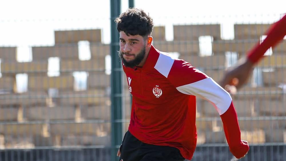 بعد مطالبته موكوينا بعدم استدعائه إذا لم يكن أساسيا.. نسيم الشاذلي يحذف جميع صوره بقميص الوداد من حسابه على "إنستغرام"