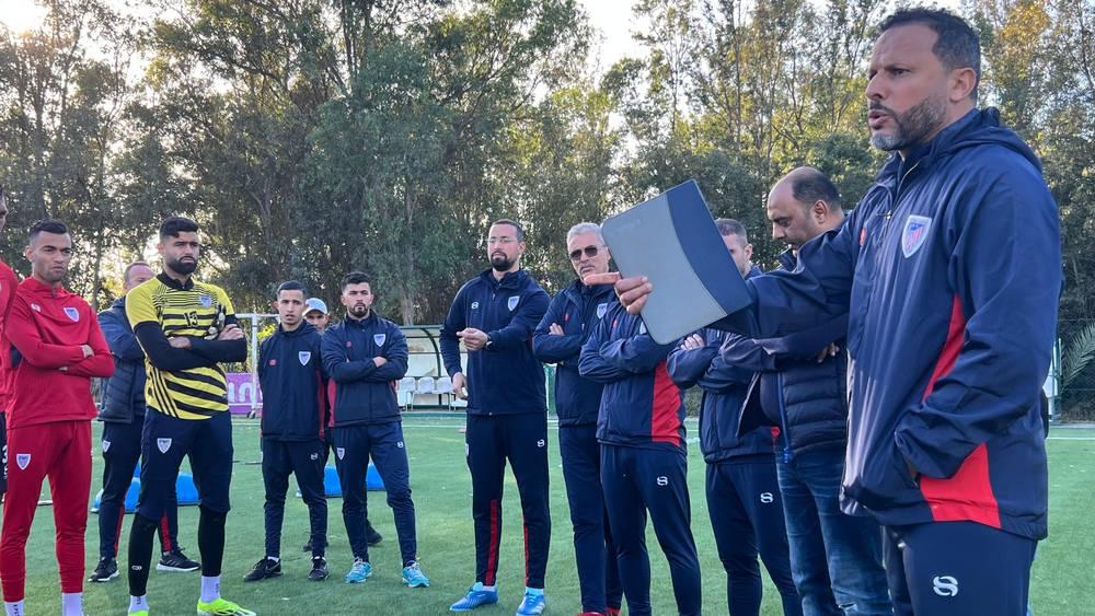 محمد بنشريفة يشرع في مهامه كمدرب للمغرب التطواني بإجراء حصة تدريبية اليوم الثلاثاء