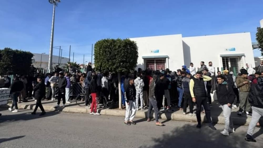 بعد بضع ساعات من طرحها.. إقبال كبير لجماهير الجيش الملكي على تذاكر مباراة الرجاء الرياضي