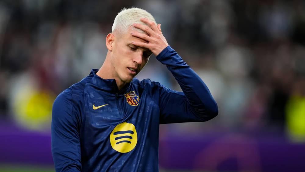 "قرار خطير يشكل تهديدًا لنزاهة المسابقة".. "أندية "الليغا" تتحد وتعارض السماح لبرشلونة بتسجيل أولمو وفيكتور