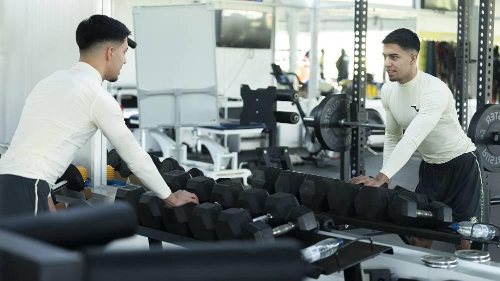 أخوماش يبدأ مرحلة إعادة التأهيل تمهيدا للعودة إلى الميادين