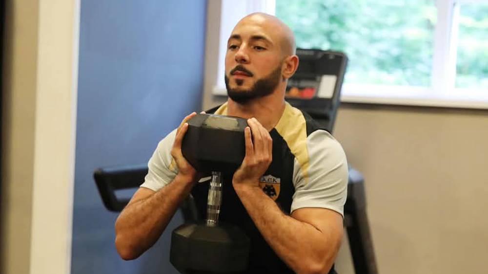 أمرابط مرشح للانضمام إلى الوداد بعد فسخ عقده مع آيك أثينا اليوناني