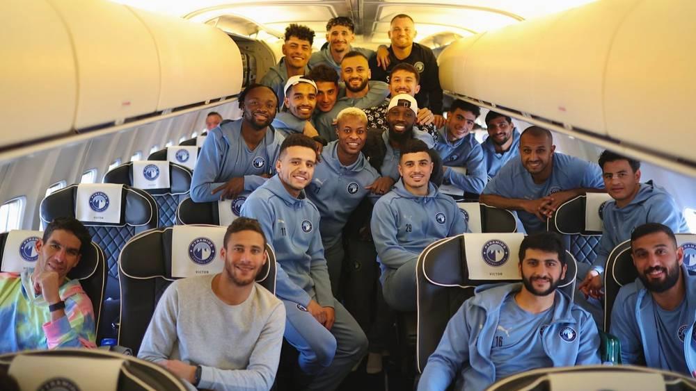 في رحلة عودتها من أنغولا.. طائرة بيراميدز تتعرض لمطبات هوائية "عنيفة" خلَّفت حالات إغماء!