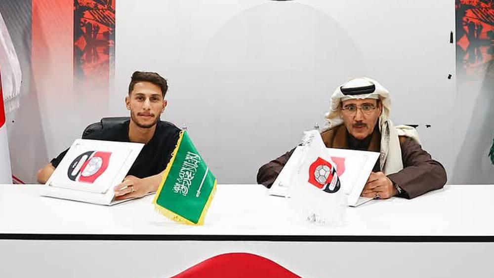 بعد فسخ عقده مع الرجاء.. الرائد السعودي يتعاقد مع الجزائري يوسري بوزوق في صفقة انتقال حر