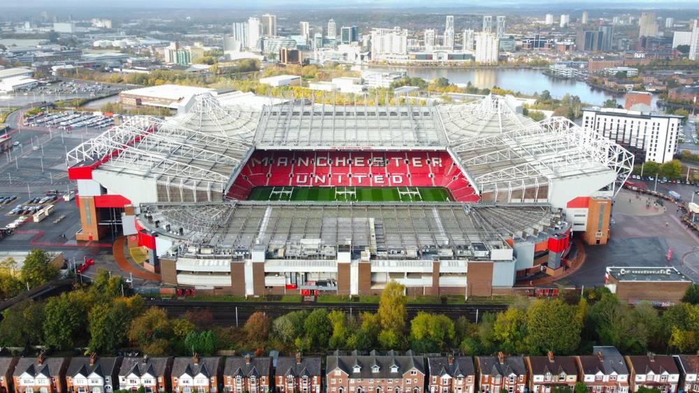 وداعًا "أولد ترافورد"؟ مانشستر يونايتد يدرس بناء ملعب جديد بسعة 100 ألف مشجع وتكلفة تُقدّر بنحو 2 مليار جنيه إسترليني