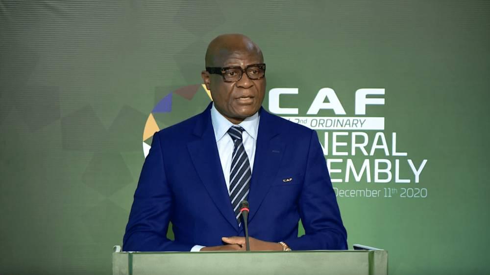 كونستانت عماري (الرئيس السابق للاتحاد الكونغولي) منتقدا "الكاف" بعد تأجيل "الشان": "هذا هو ثمرة أفعال الهواة"!