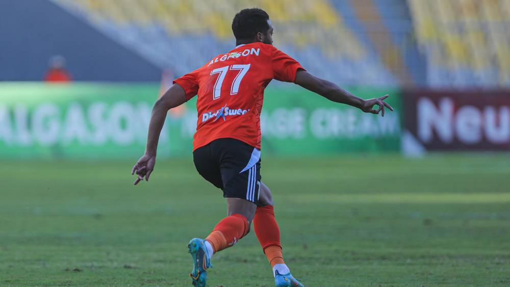 مُستحضراً ذكرى نهائي العصبة مع الوداد سنة 2022.. زُهير المترجي يهز شباك الأهلي مع فريقه فاركو بتسديدة قوية