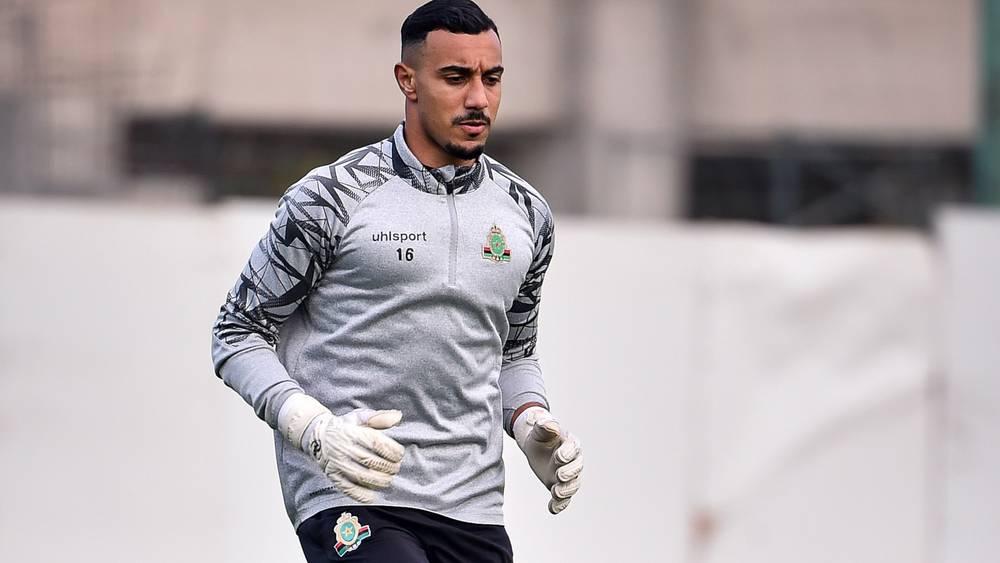 ساعات تفصل الوداد عن ضم حارس الجيش الملكي بنعبيد