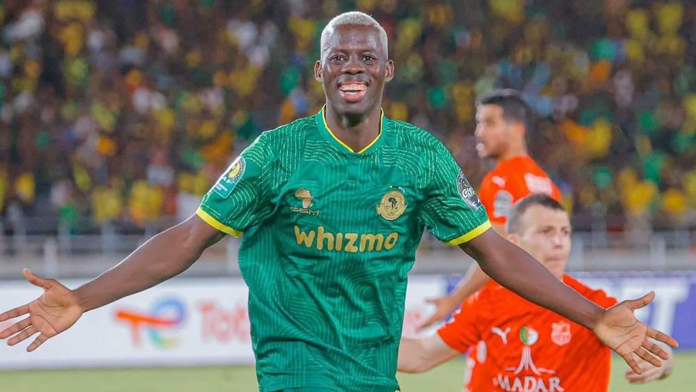 مولودية الجزائر وأورلاندو بيراتس يدخلان سباق التعاقد مع لاعب يانغ أفريكانز عزيز كي